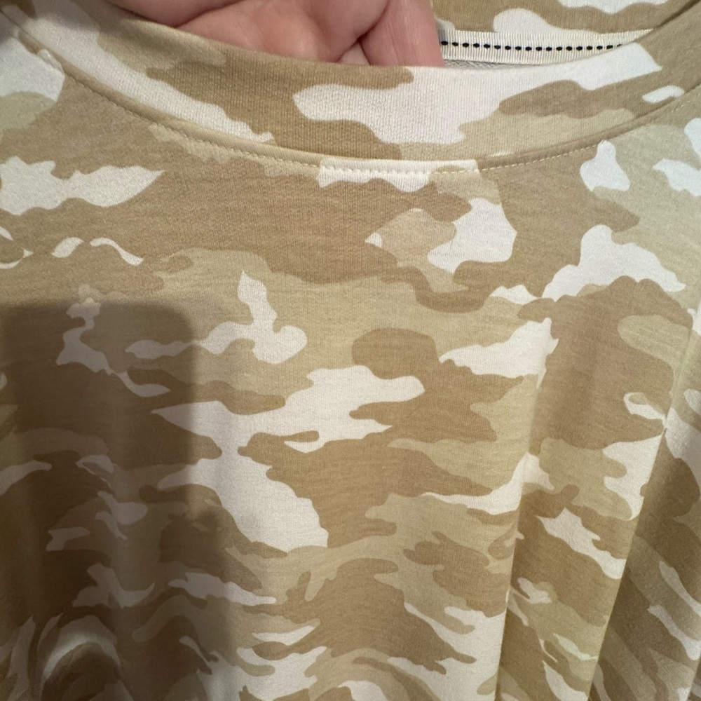 NWOT   NEUTRAL CAMO PRINT TOP  PLUS SIZE: 2X   #X - Picture 2 of 9